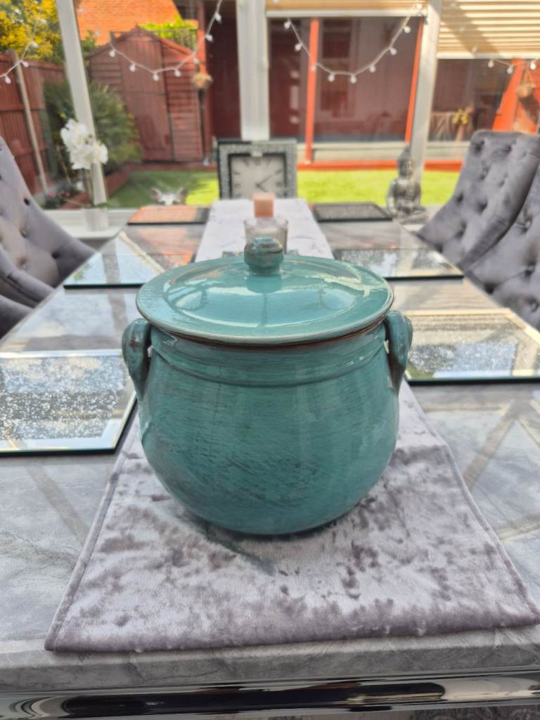 🍲 Brand New Large TK Maxx Ceramic Slow Cooking Pot – Stylish & Durable – £30! 🍲