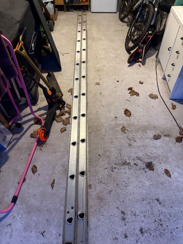 image for Aluminium extension ladder 