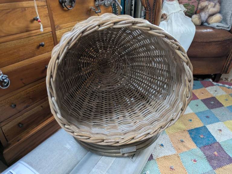 RT Living Cat/dog Basket