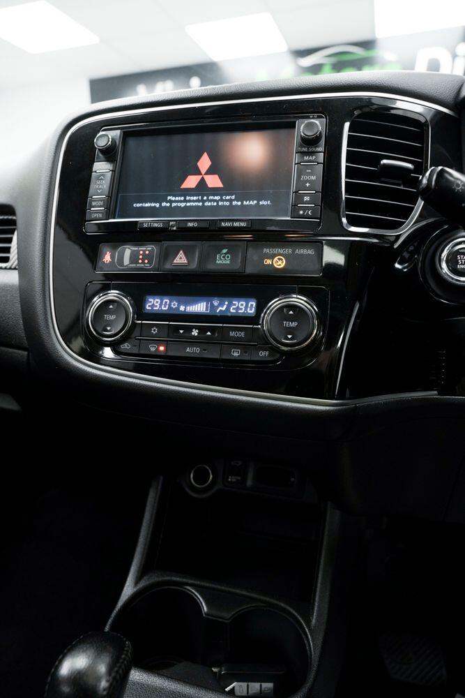 2013 Mitsubishi Outlander 2.2 DI-D GX5 5dr Auto ESTATE DIESEL Automatic