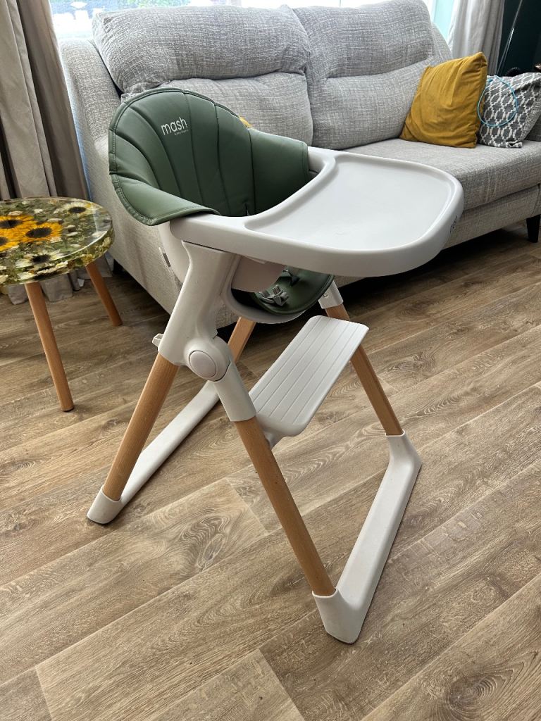 Mash Highchair with Newborn Seat – Excellent Condition