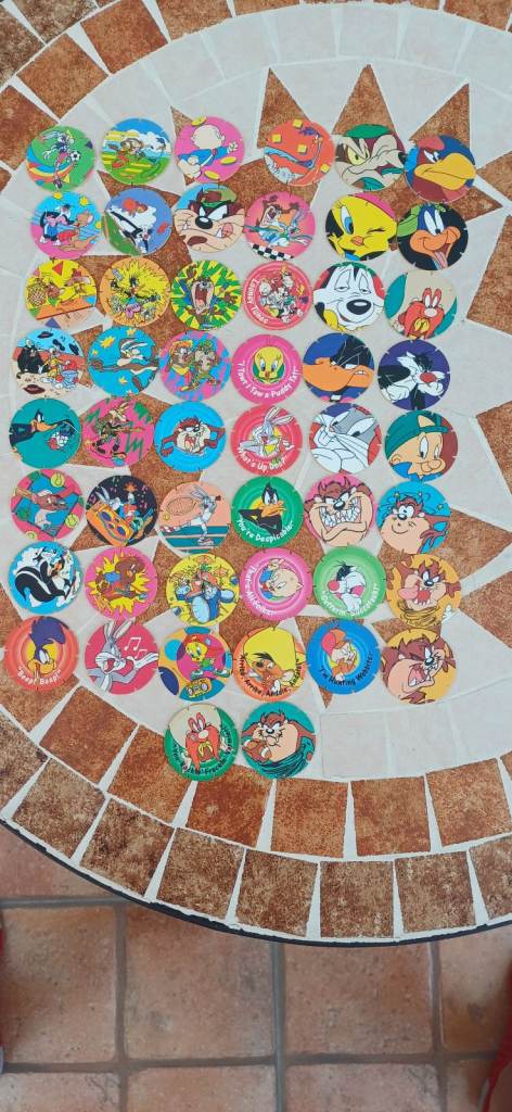 Walkers Tazos. Looney Tunes characters