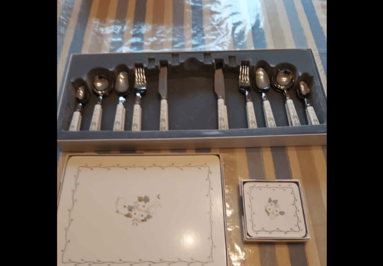 Cutlery Set with Matching Placemats and Coasters – As Good As New