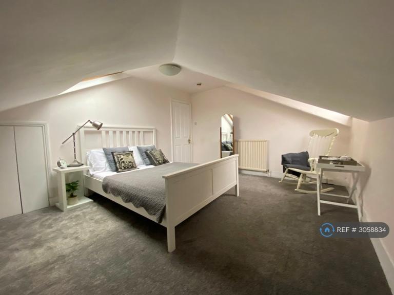 1 bedroom in Knatchbull Road, London, SE5 (#3058834)