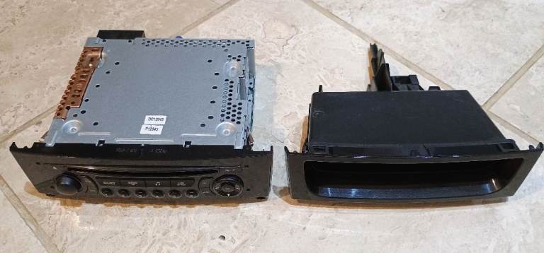 PEUGEOT 308 /RCZ CD PLAYER plus Dashboard Storage Compartment