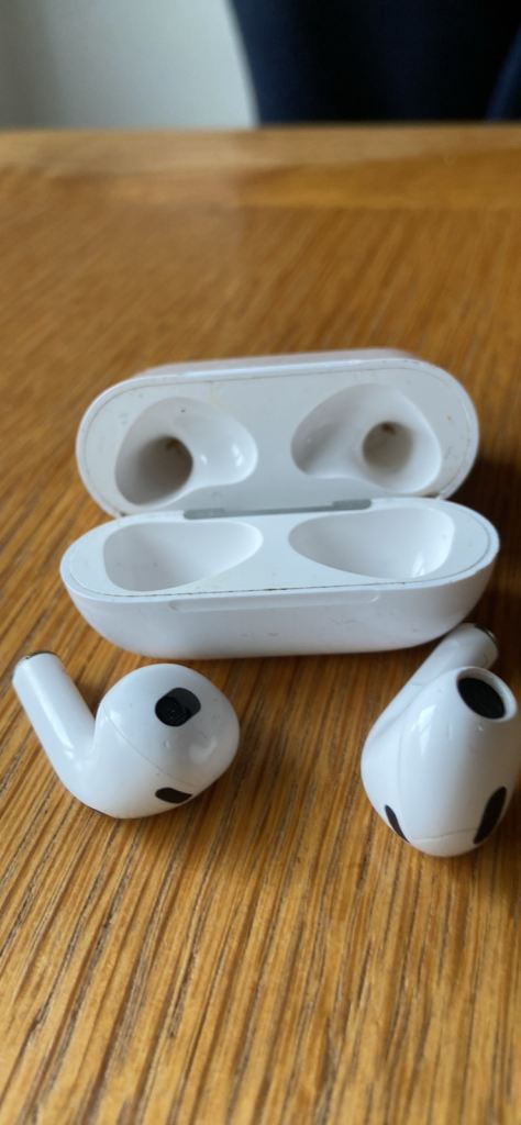 AirPods Gen 3 