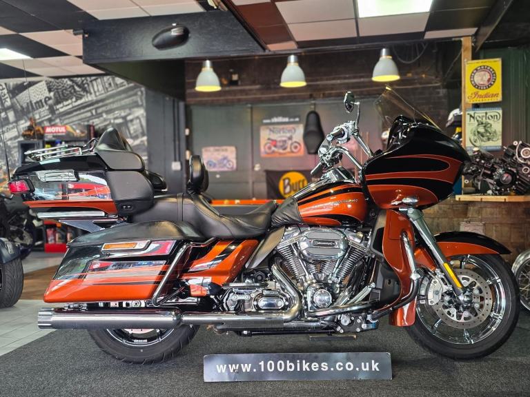 2015/65 HARLEY-DAVIDSON ROAD GLIDE CVO SCREAMIN EAGLE 5,000 MILE'S 