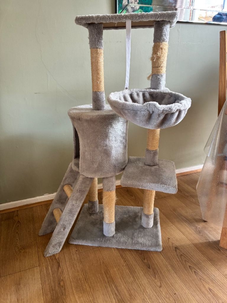 Cat Tree / Scratching Post – Grey, Good Condition