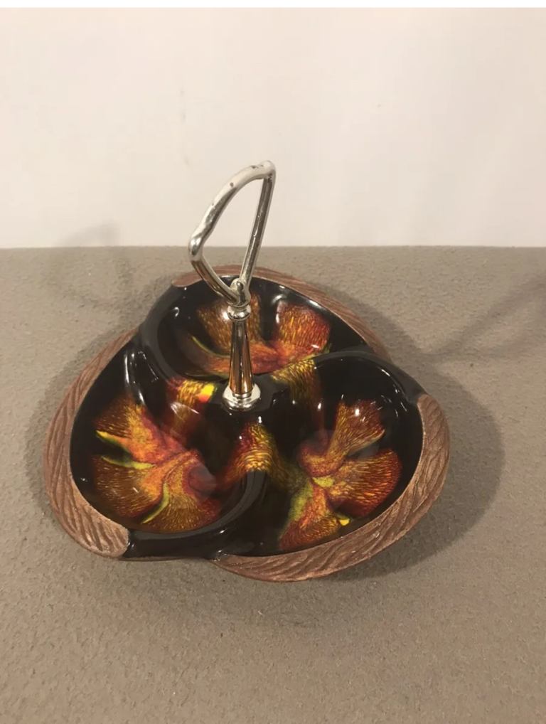 VINTAGE USA 618 SEQUOIA Ware Glazed 3 Section NutCandy Dish Handle 