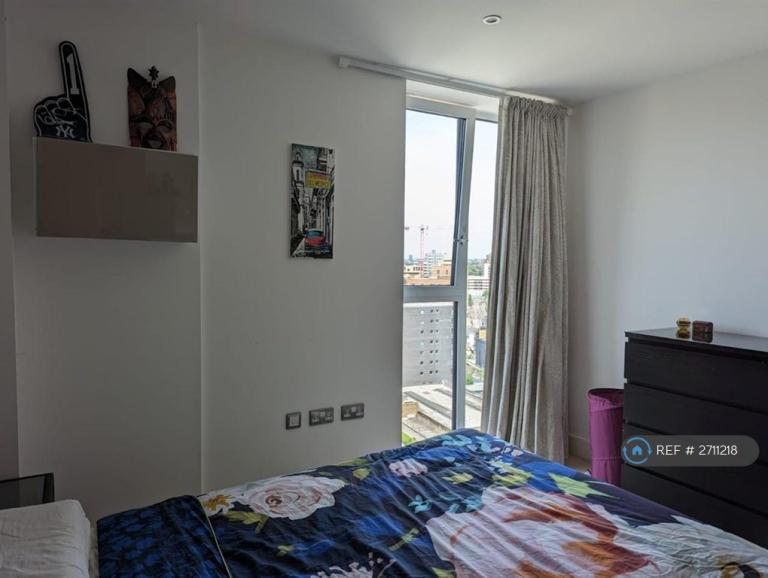 1 bedroom flat in Emily Street, London, E16 (1 bed) (#2711218)