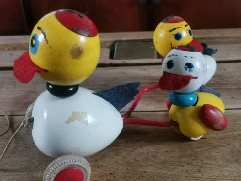 Vintage 1950's pull along wooden ducks 