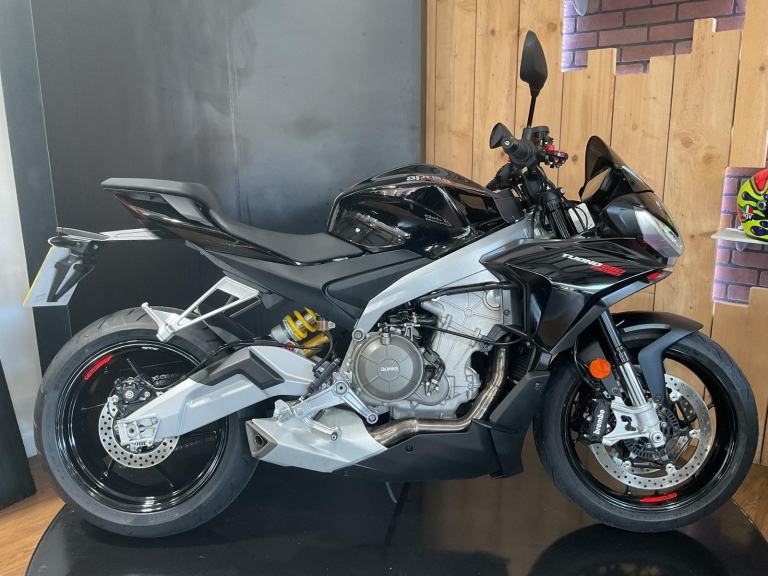 Aprilia Tuono 660 Factory 2023 with just 2940 Miles! One Owner! FREE UK DELIVERY