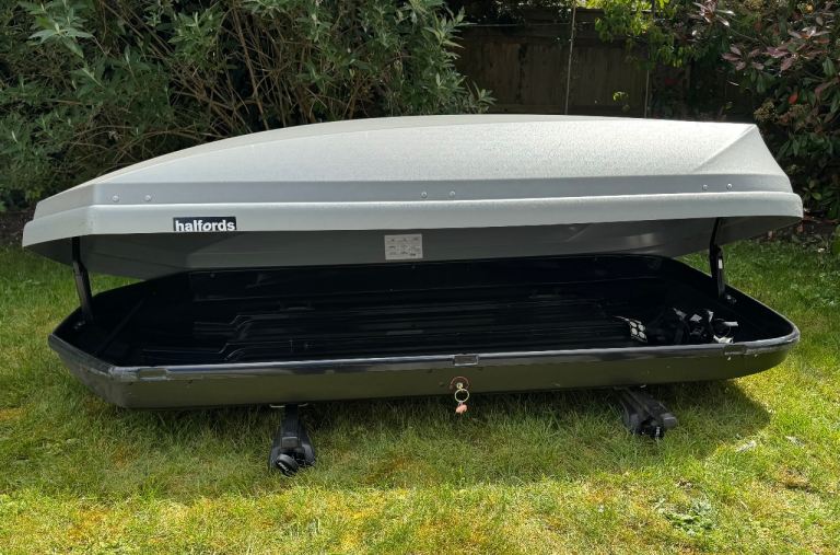 Halfords Roof Box + Thule Roof Bar Fittings – Large, Lockable – Good Condition