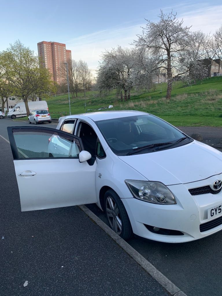 2009 Toyota auris SR180 2.2 diesel 