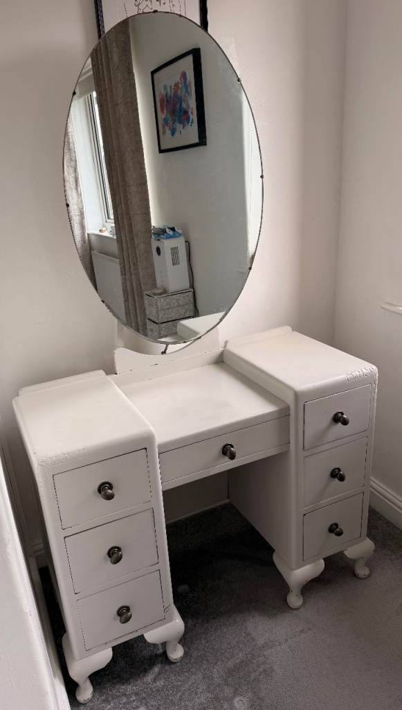 white christmas dresses New Classic Furniture Valentino BA9698S Vanity Table