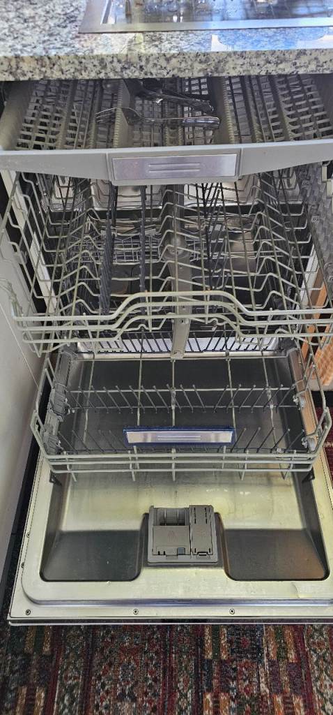Siemens integrated dishwasher