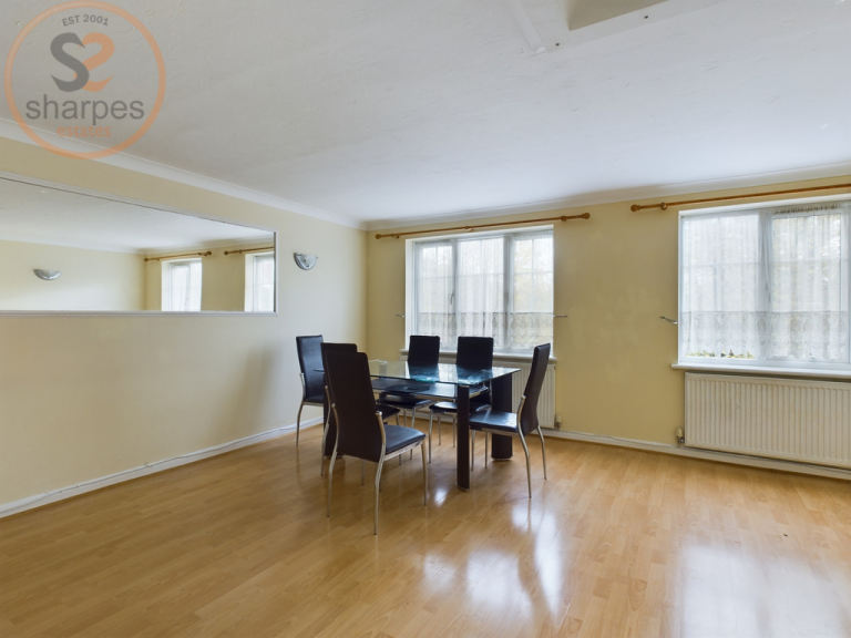 4 bedroom house in Spindlewood Gardens, Croydon, Surrey