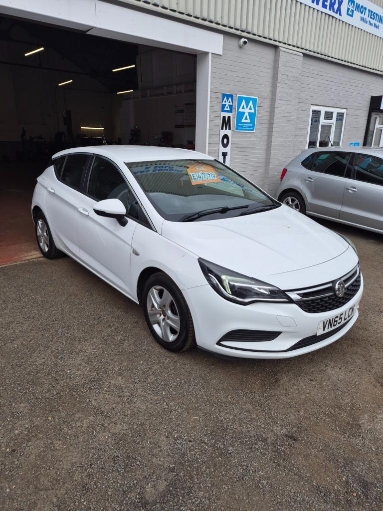 2015 Vauxhall Astra 1.6 CDTi 16V Design 5dr HATCHBACK Diesel Manual