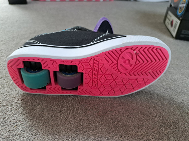 Heeleys size 11 - Like new