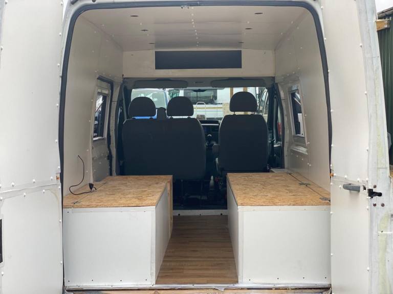 2009 Ford Transit Medium Roof Van TDCi 85ps PANEL VAN DIESEL Manual