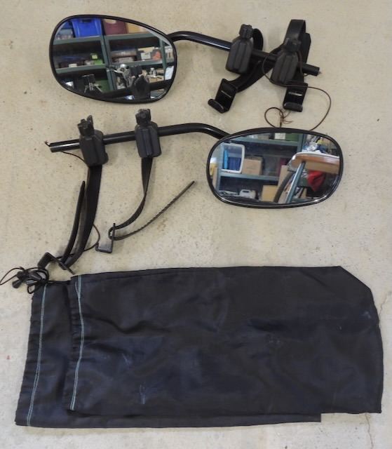 2 towing mirrors with bags