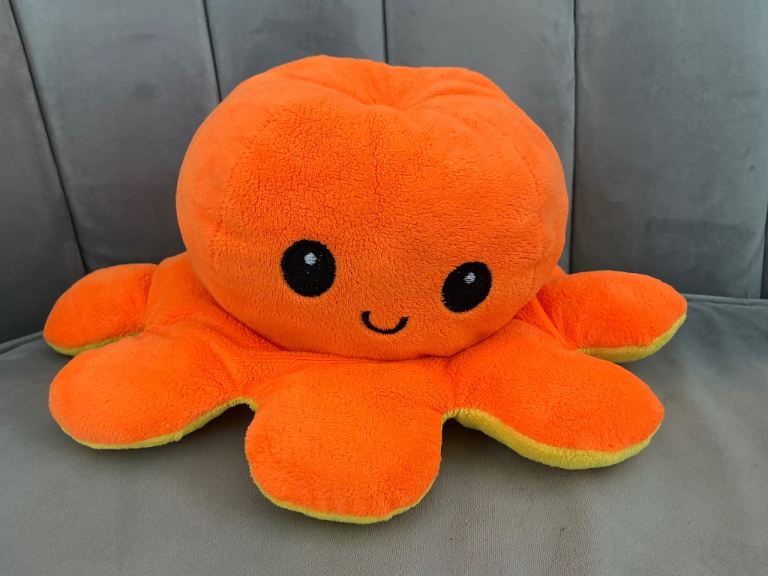 “Flip’ems” Reversible Octopus Mood Large Plush Toy – Orange & Yellow