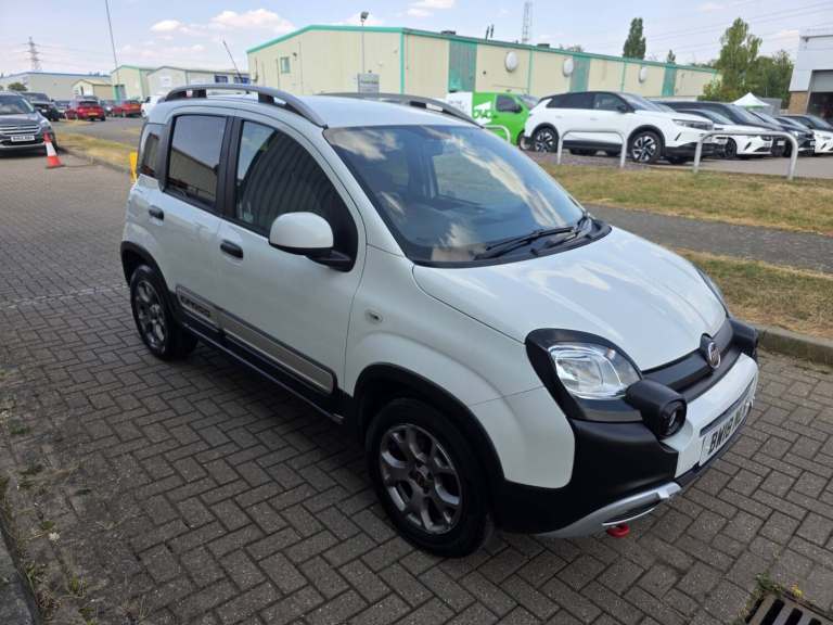FIAT PANDA 0.9 Panda Cross 0.9 Twinair 90hp Cross White Manual Petrol 2018