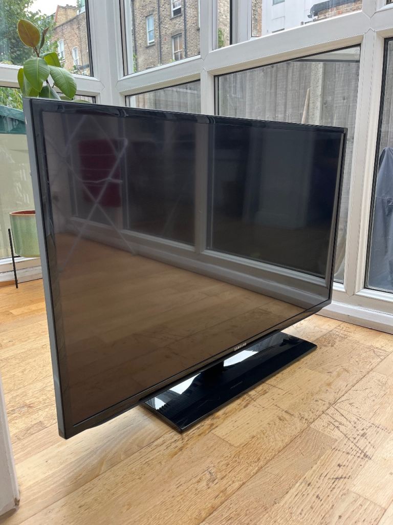 Samsung 40-inch Smart TV UE40EH5300 – Good Condition