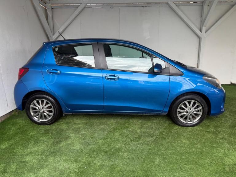 2015 Toyota Yaris 1.33 VVT-i Icon 5dr CVT HATCHBACK PETROL Automatic
