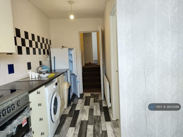 2 bedroom flat in Kent St, Cardiff, CF11 (2 bed) (#2830588)