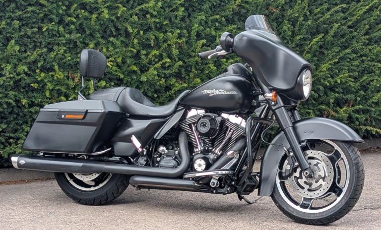 HARLEY DAVIDSON TOURING FLHX STREET GLIDE