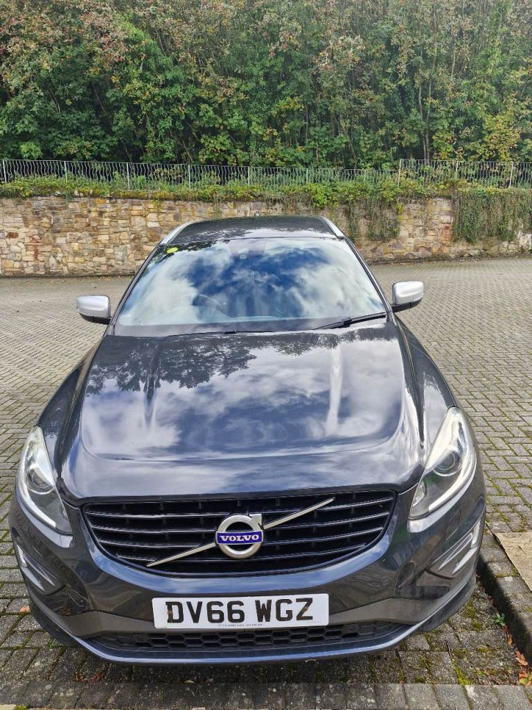 High Spec - loaded with extras!  2016 Volvo XC60 2.4 D5 R-Design Lux Nav Auto AWD Euro 6 (s/s) 5dr 