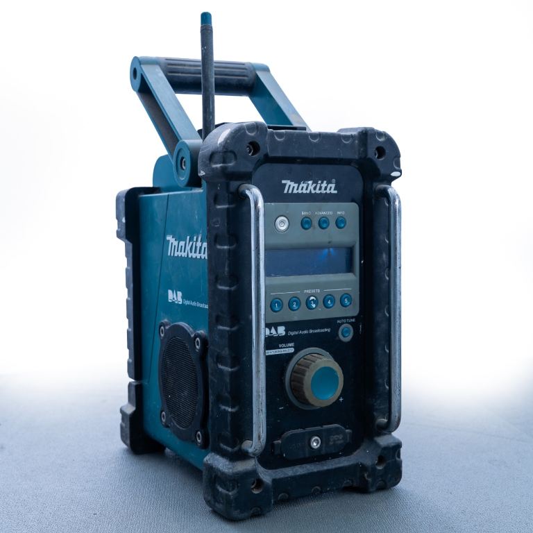 Makita BMR101 DAB Job Site Radio – Battery