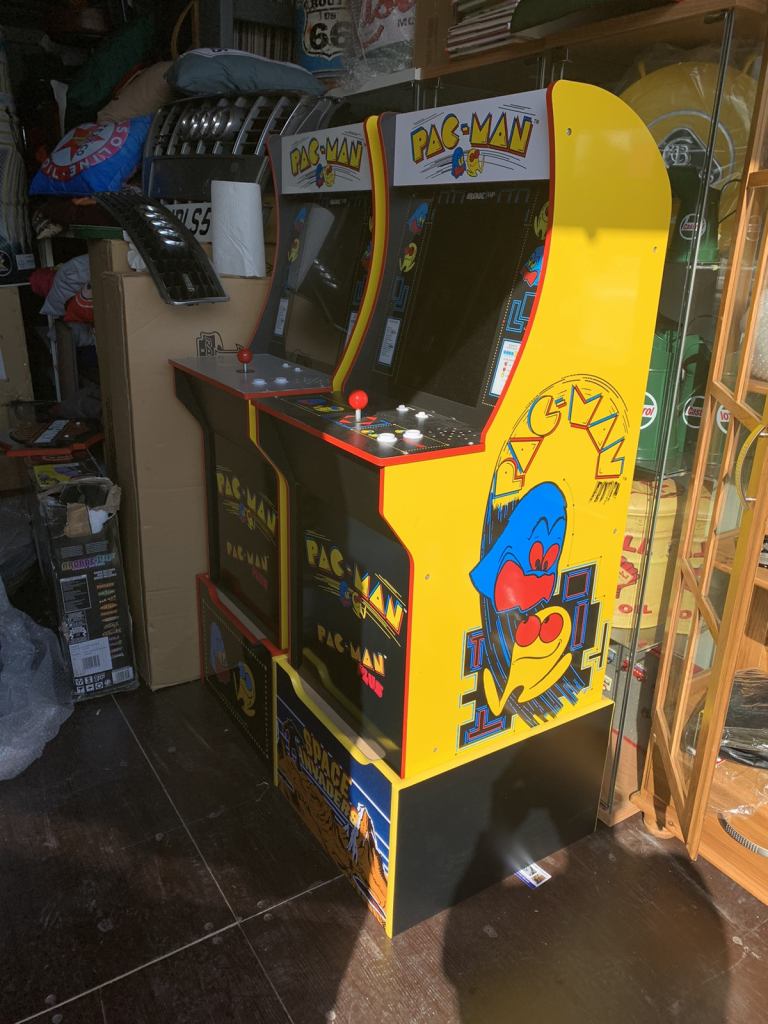 Pac Man or Space Invaders - Arcade Machines