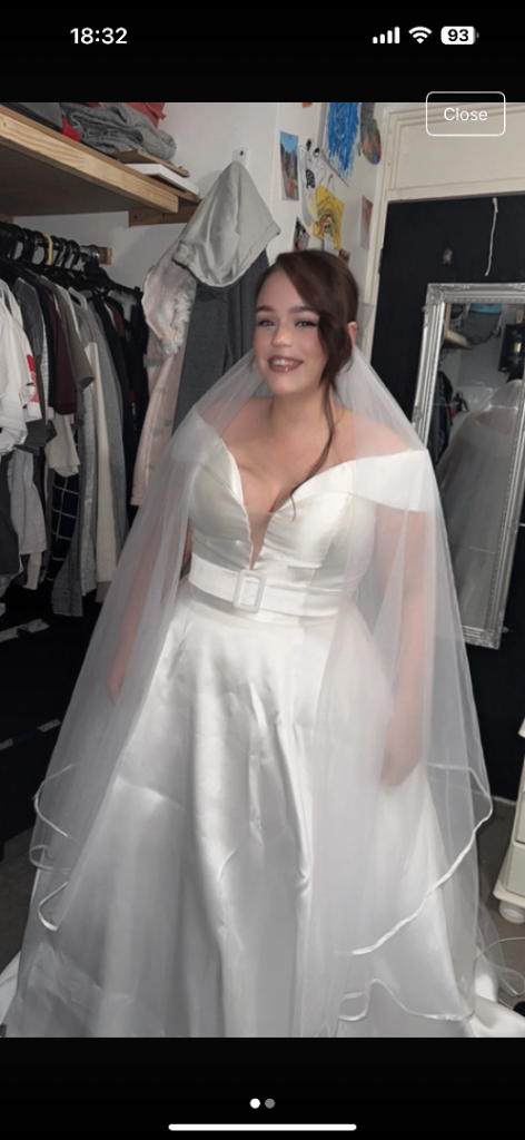 Wedding dress size 16 