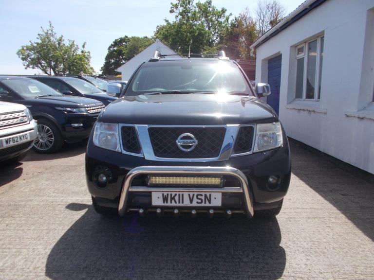 2011 Nissan Navara Double Cab Pick Up Tekna 2.5dCi 190 4WD Auto PICK UP Diesel Automatic