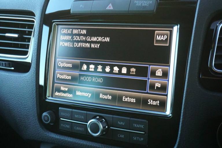 2014 Volkswagen Touareg 3.0 TDI V6 BlueMotion Tech R-Line SUV Diesel Tiptronic 4WD (s/s) 5dr - Ju...