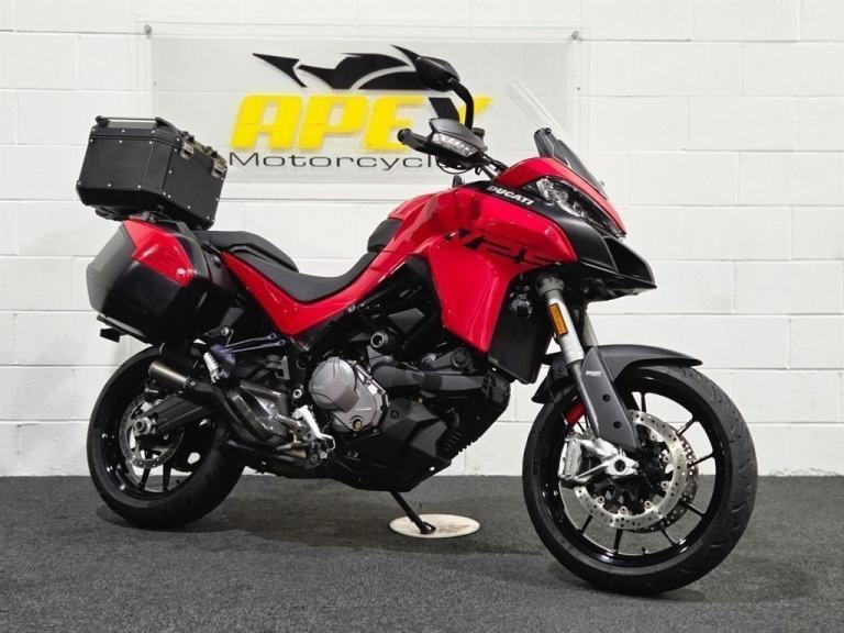 Ducati Multistrada V2S! AKRAPOVIC EXHAUST! HEATED GRIPS! SAT-NAV PREP!