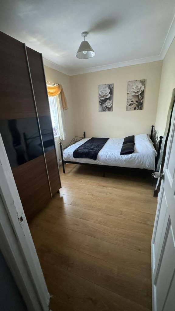 Large Double Room – Bills Included – East Ham E6 – £700