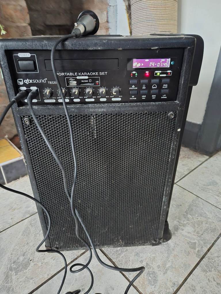 Portable karaoke set