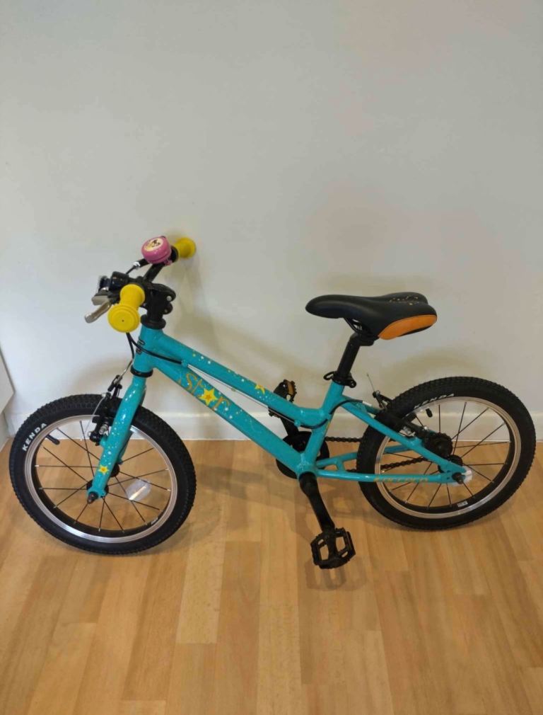 Carrera 16” Star Children Bike - collect from TW16 5 or KT2 6