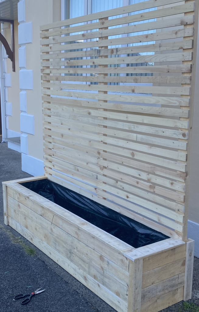 Planter with Trellis