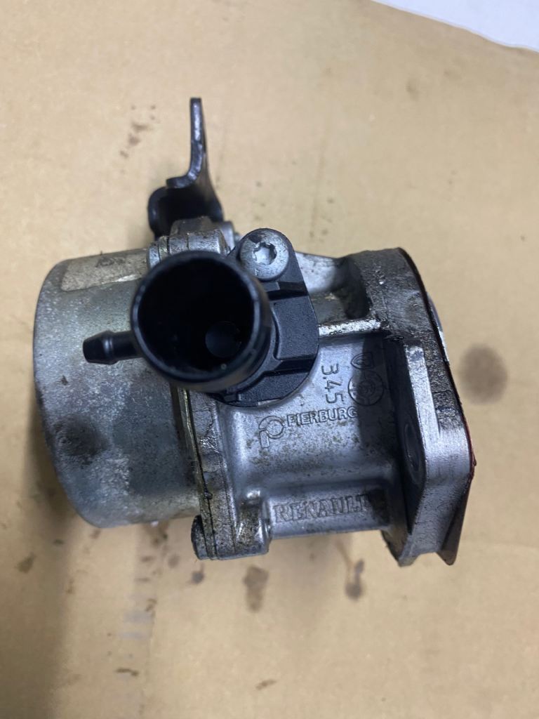 Renault capture  1.5 vacuum pump