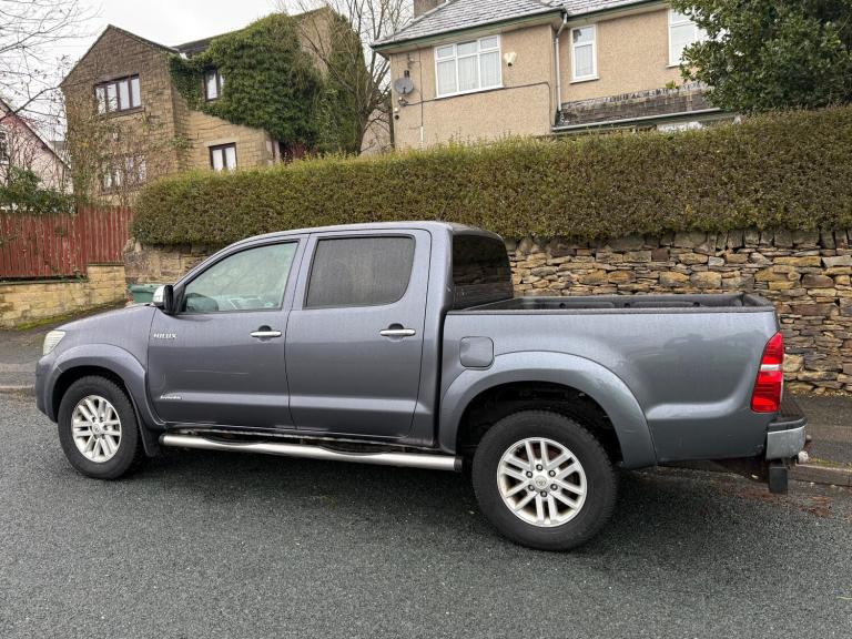 2013 Toyota Hilux INVINCIBLE 3.0 D-4D DOUBLE CAB 4X4 AUTO GREY PICK UP Diesel Automatic