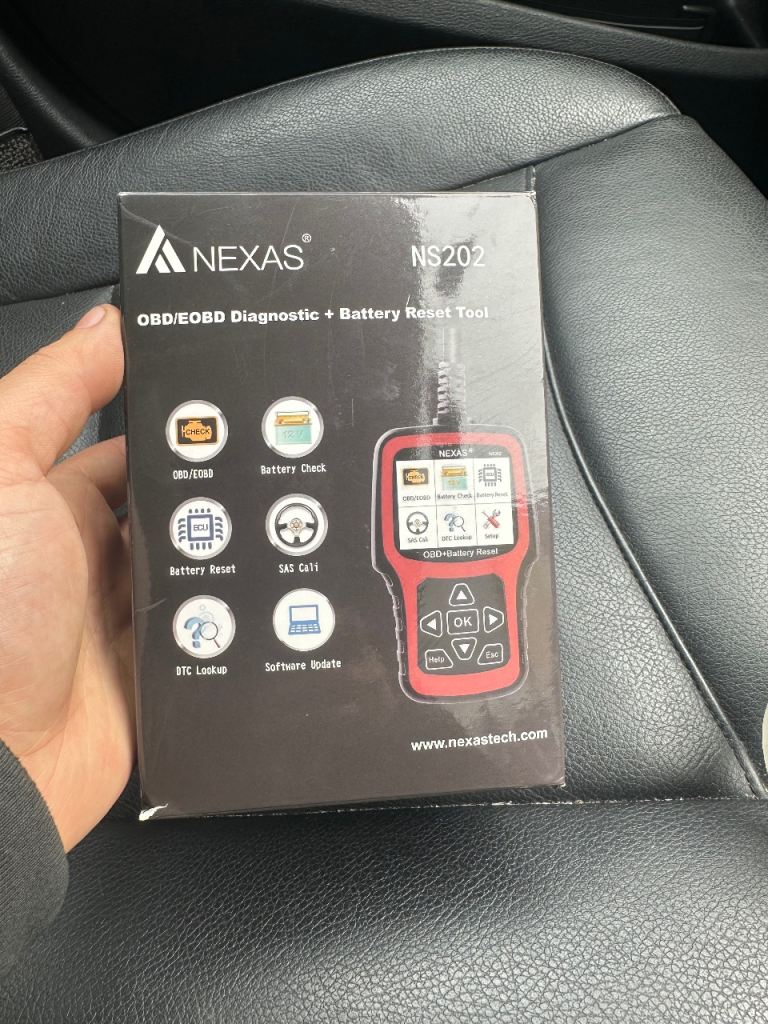 OBD/EOBD car diagnostics device and battery register