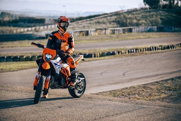 KTM 390 SMC R 2026, IN STOCK NOW, LOW RATE FINANCE. 