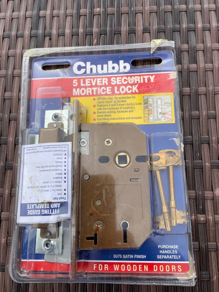 Chubb 5 Liver Security lock for wooden doors -New