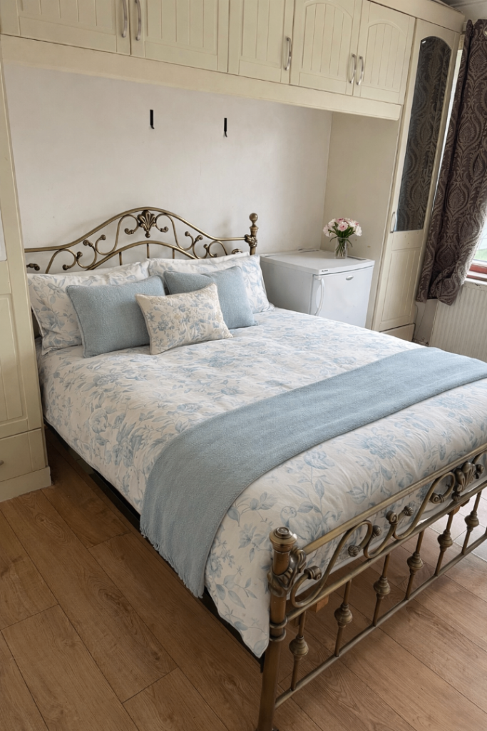 Ensuite Bedroom available for rent in Slough