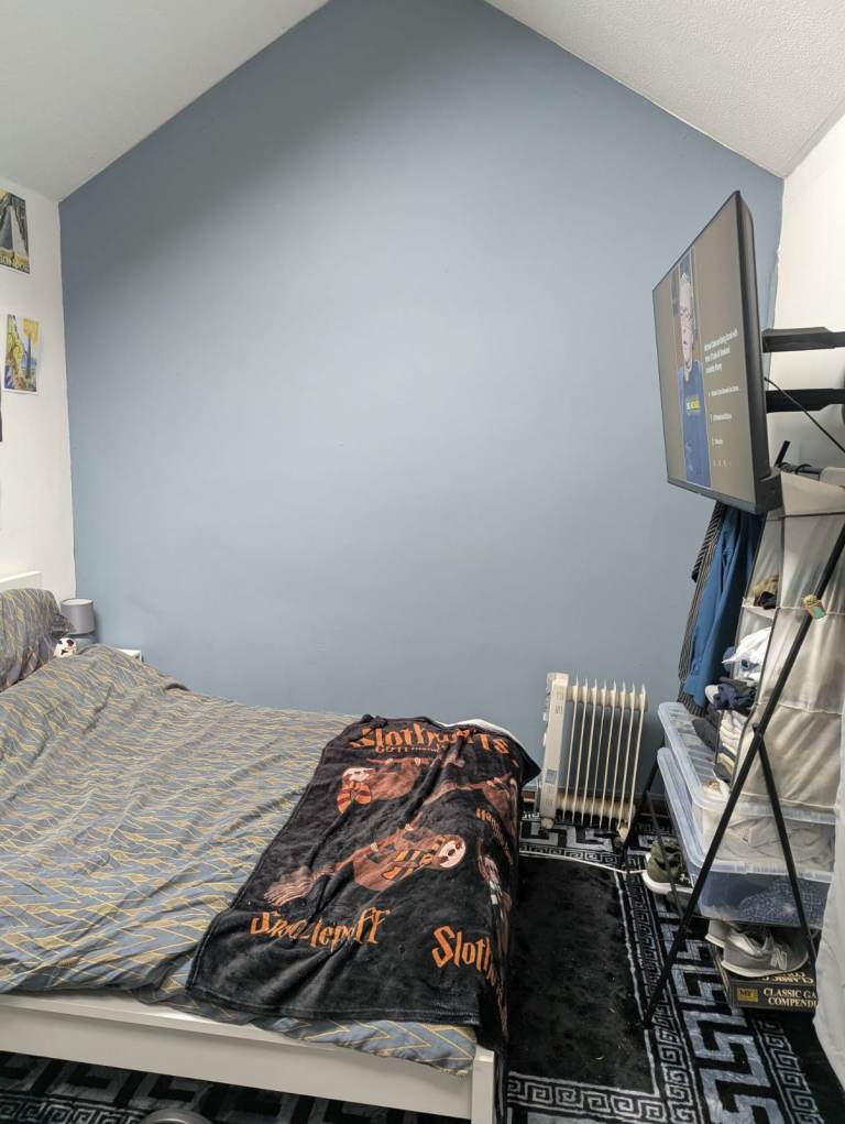 1-bed self-contained studio flat for rent in Downend 