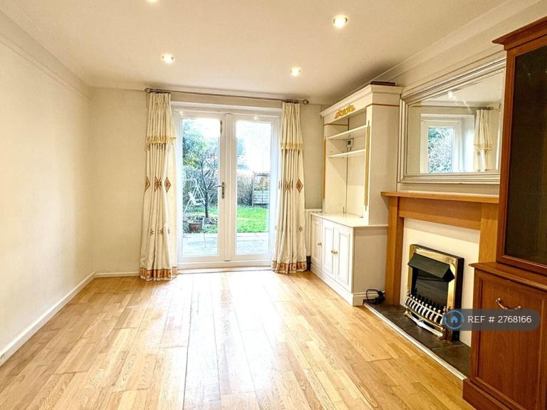4 bedroom house in Kings Hedges Road, Cambridge, CB4 (4 bed) (#2768166)